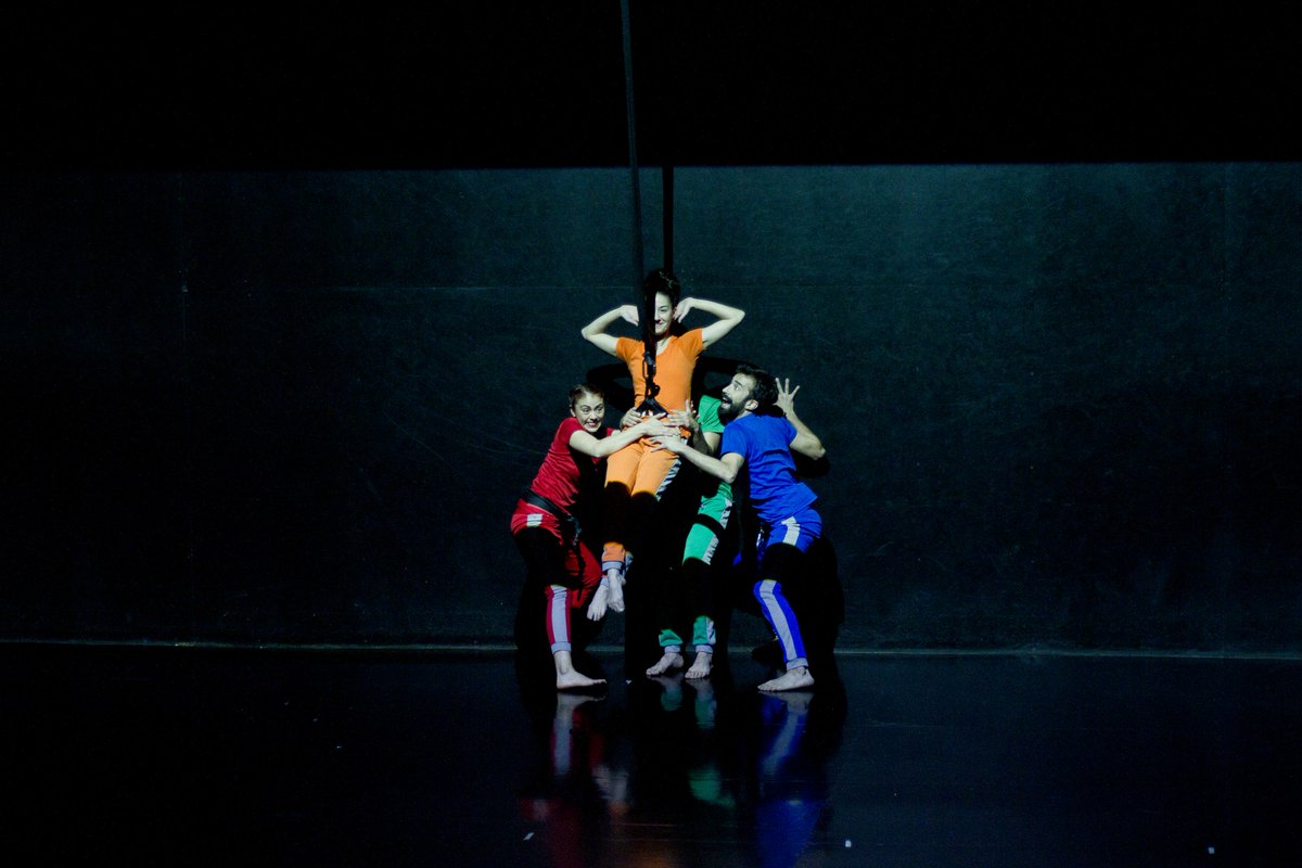 #BuenViernes 
Mañana Función de despedida!
#MOVI

Todavía no viniste?
Entradas 👉 alternativateatral.com/obra45985-movi
#danza #danzaaerea #danzaargentina