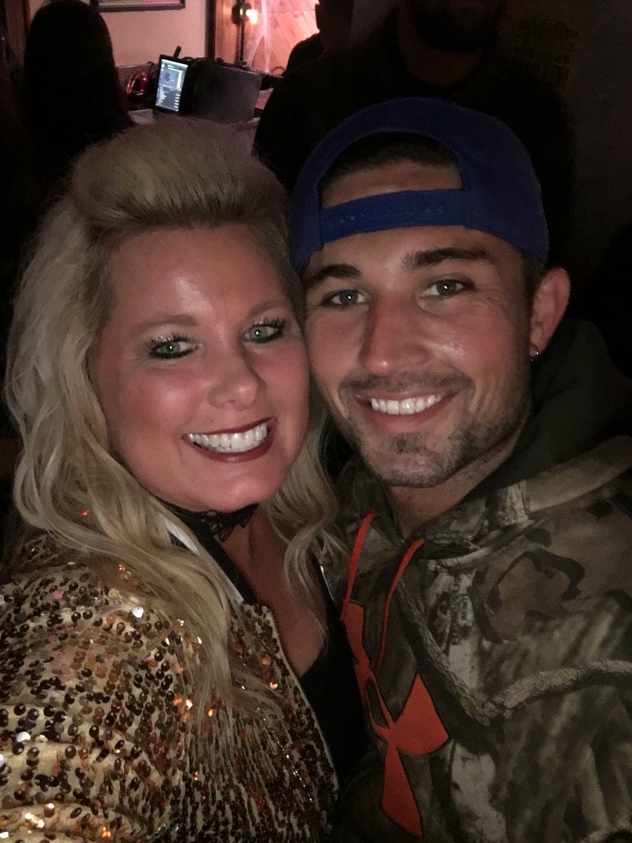 kjoneskc's tweet photo. Thanks @iamchrislane, @Michaelraymusic & @MorganCWallen for an awesome show last night! @Country1025WKLB #MonstahBash https://t.co/nAxoNMNtIA