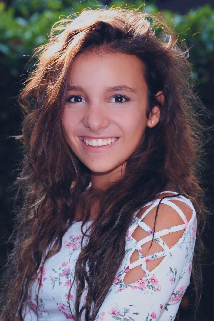 thecrewMis's tweet photo. Chi è sicuro che ci sarà questa domenica al centro commerciale Roma Est per il nostro primo incontro?😍💖
@irisferrarii https://t.co/TdRfTALt24