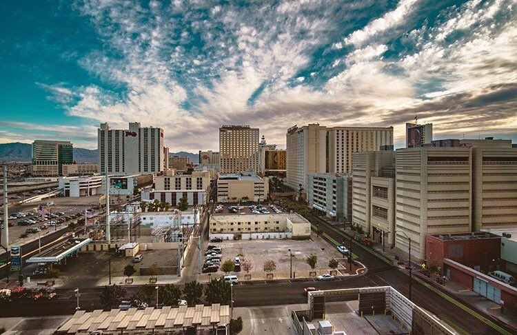 CityOfLasVegas's tweet image. Happy #NevadaDay 🎂❤️