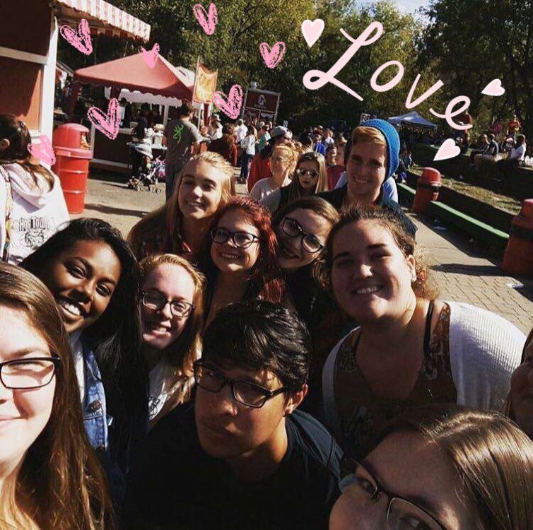 OUwinterguard's tweet image. We love our team💕 Tryouts are only a few days away!! Meet us at the Rec Center Sunday at 10 if you're interested in spinning competitively.