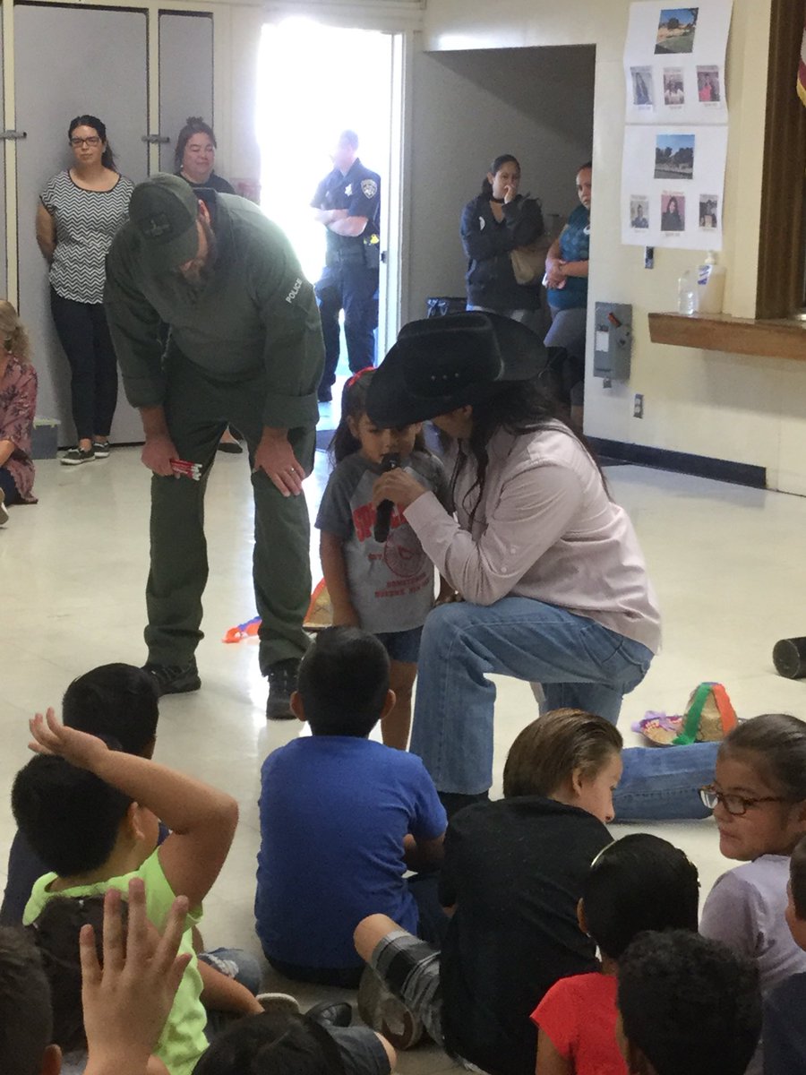 gkruip's tweet photo. Amazing Red Ribbon assembly at Arbolita! Police officers and police dog teach important lessons to our students. https://t.co/LQhQc7GPQC