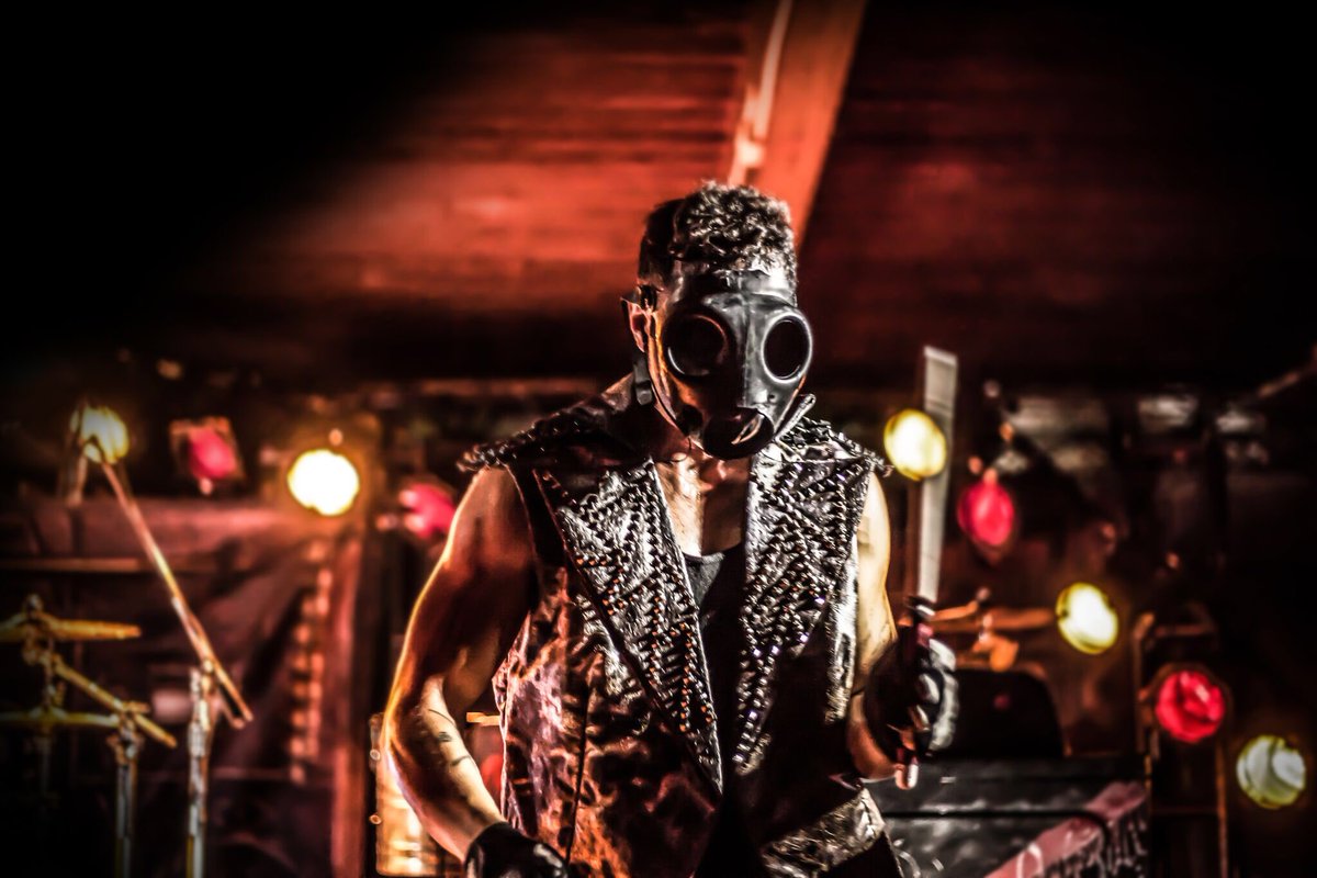 StreetDrumCorps's tweet photo. Final weekend of shows! @scaredinjersey @cagreatamerica @kingsislandpr @Carowinds @dorneyparkpr #blooddrums https://t.co/WTyQSjFhzq