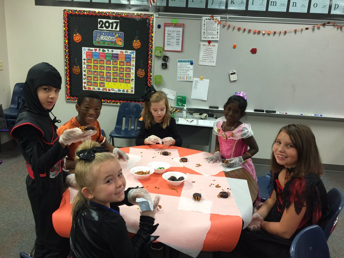 ccowell82's tweet photo. We made yummy chocolate spiders in the Baking Club today! #LBE20 #MISDProud @Longbranch_Elem https://t.co/NGcJcaEVNg