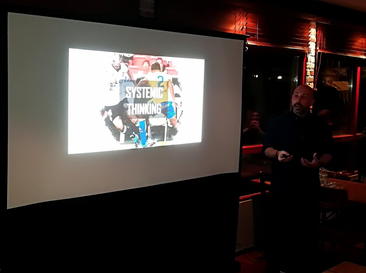 <a href="/PPJHelsinki/">PPJ</a> Iltakoulu: Pelaajan tie kohti huippujalkapallovaihetta. Kiitos <a href="/SamuKoski/">Samu Koski</a> &amp; <a href="/serg_almenara/">Sergio Almenara</a> mielenkiintoisista esityksistä! ⚽👌👍