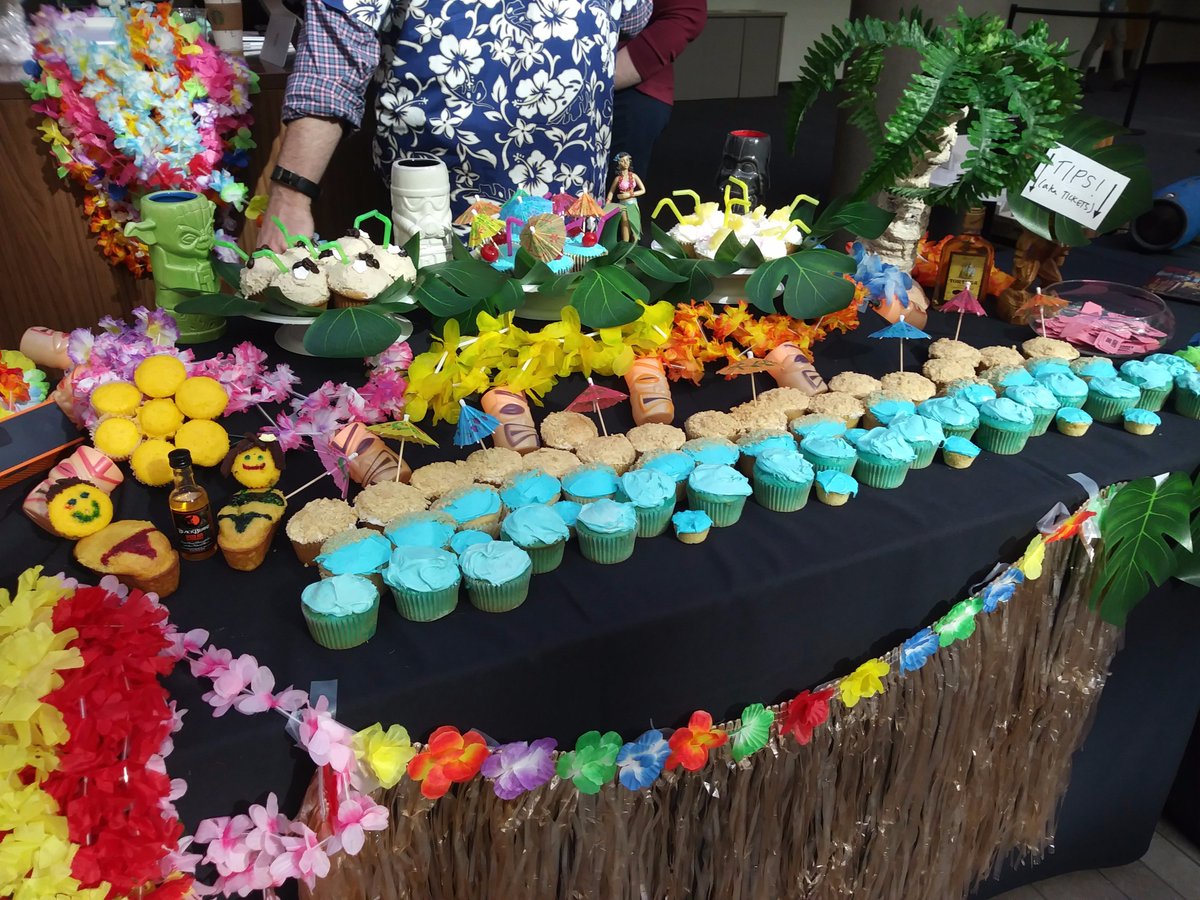 IndiaPartners's tweet photo. Thank you to the #Microsoft Give event - Cupcake Competition. Lots of people gave time, and money. Justin gave his dignity! #msftgive https://t.co/1hDpBLvK10