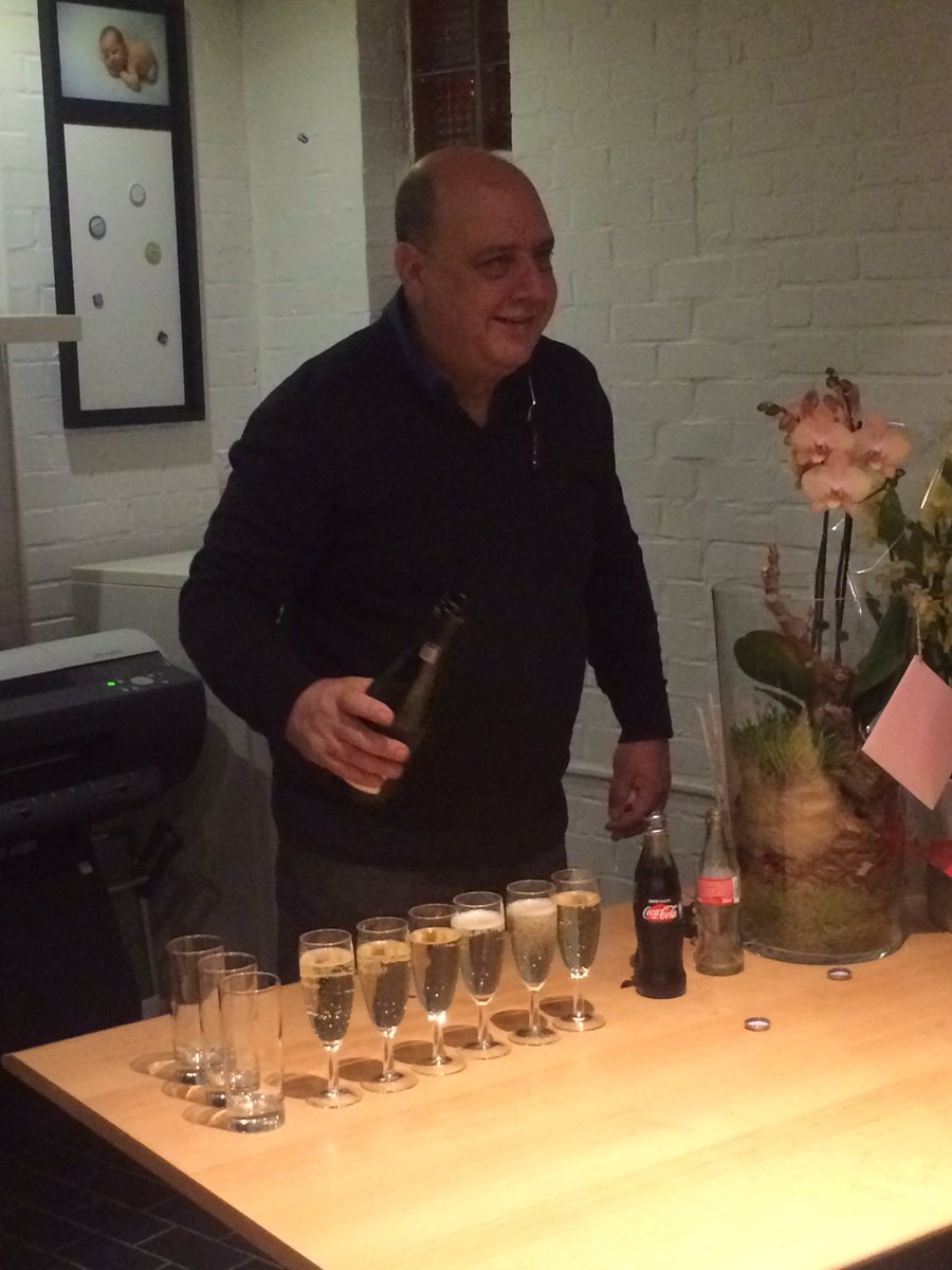 _Sigrid's tweet photo. Eentje drinken op de opening van #studiogaston 🍾 https://t.co/rxS8OScFNB