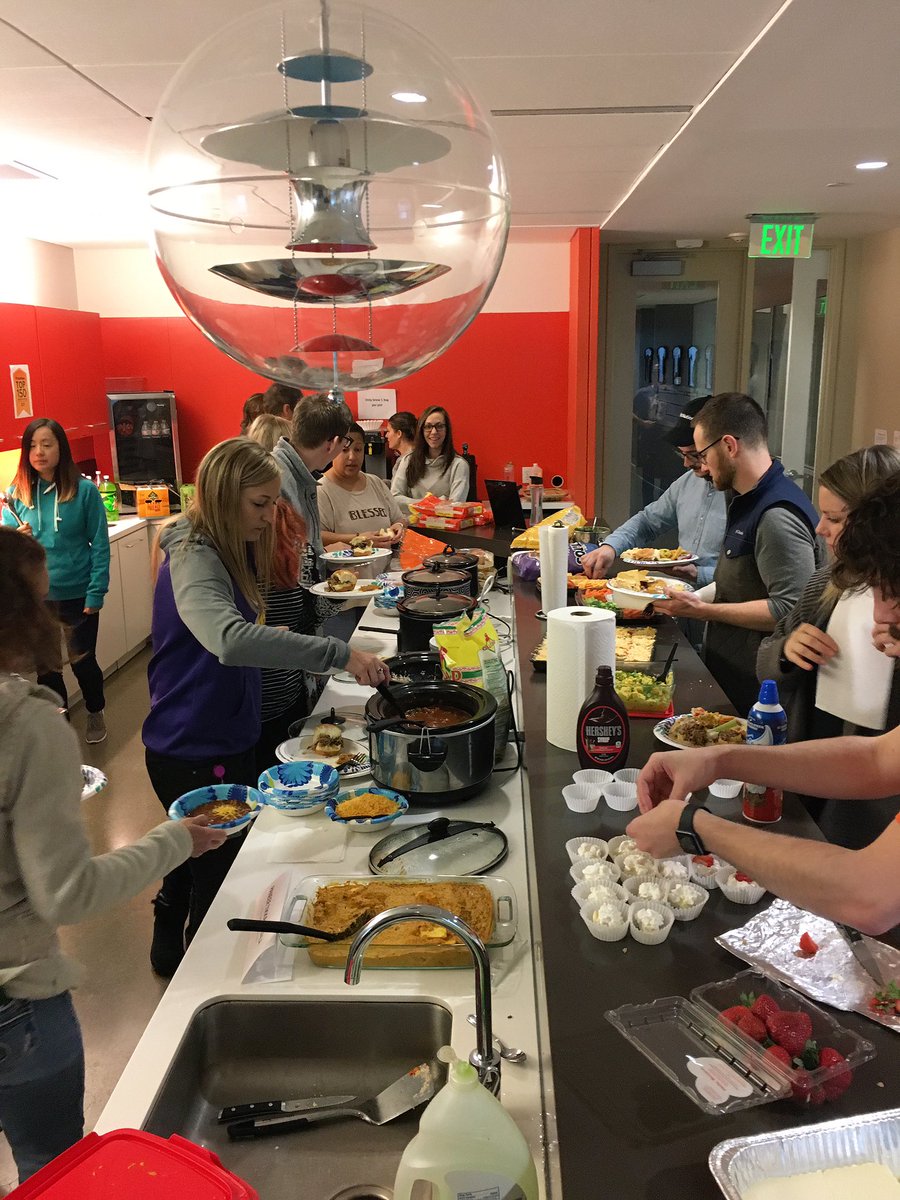 FieldNation's tweet photo. We didn't let a little Minneapolis snow stop our fall Field Nation potluck https://t.co/MiuwsdayB9