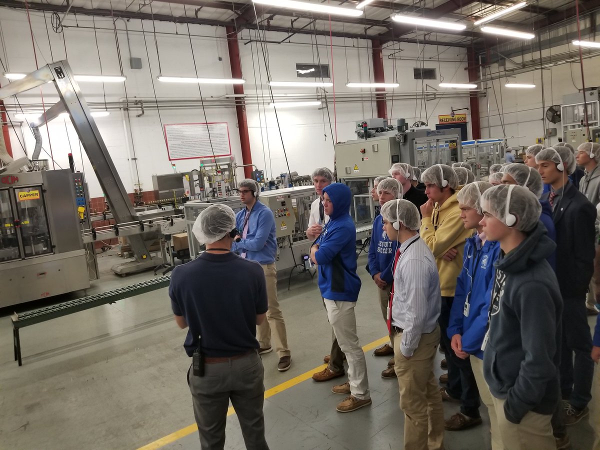 JesuitTampaFL's tweet photo. Jesuit engineering juniors are behind the scenes right now at Vigo Alessi, real-world manufacturing and production. #JesuitEngineering https://t.co/5wiIz6CKKp