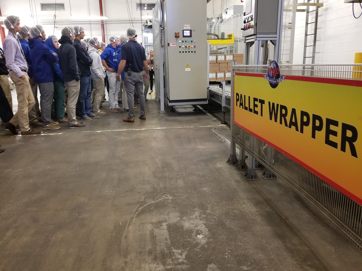 JesuitTampaFL's tweet photo. Jesuit engineering juniors are behind the scenes right now at Vigo Alessi, real-world manufacturing and production. #JesuitEngineering https://t.co/5wiIz6CKKp
