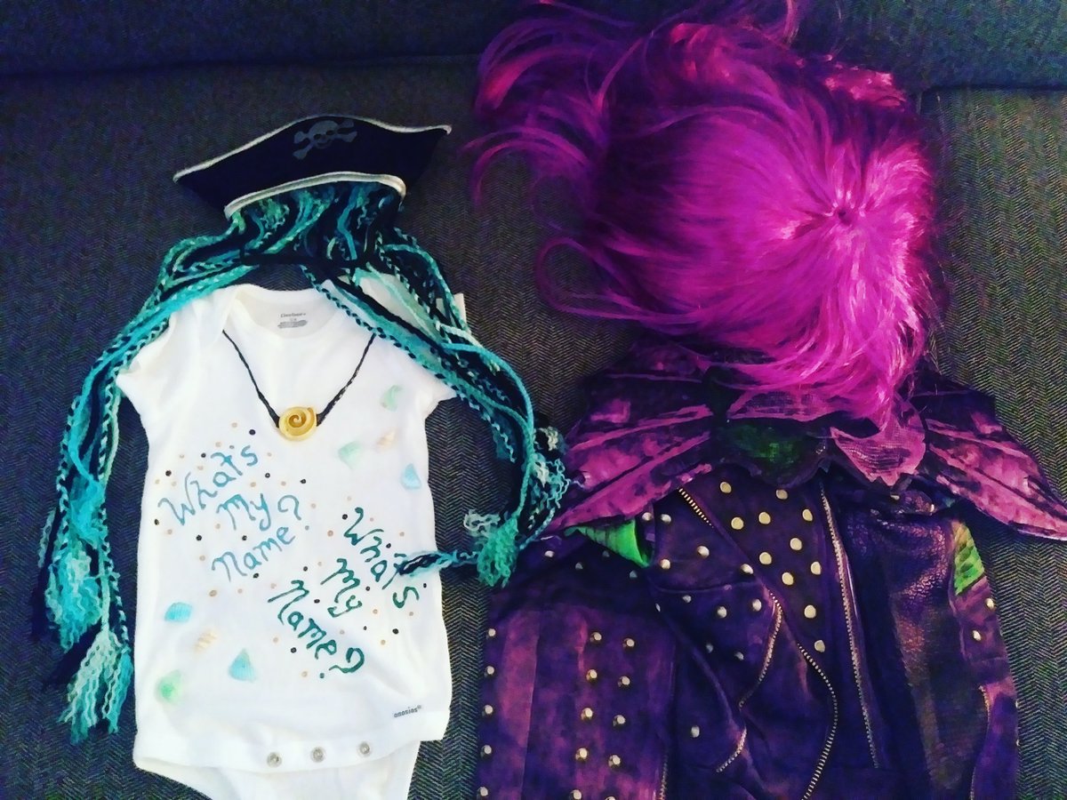 ArabellasArmy's tweet photo. @descendants any guesses on what the girls are being for Halloween this year?!
#Halloween 
#ArabellasArmy
#trickortreat 
#Descendants2 https://t.co/cJWywFAXlm