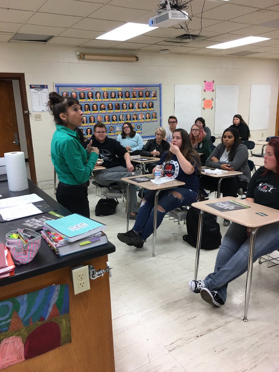 MCHSRoyals1's tweet photo. Thanks to Mrs. Sponaugle, from Craft Force, for discussing career opportunities and skills needed for interviews and resumes with our kids. https://t.co/k8GOHGMZIR