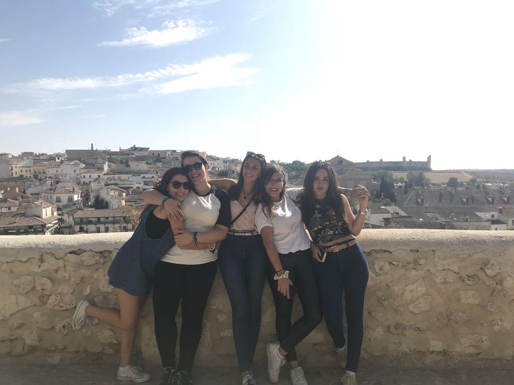 pauu_mr7's tweet photo. I will come running when u call my name... ❤🌎 @mariiaaluque @beliebercoslada @Lauriis_1D @nadiadiaz98 https://t.co/uLEcDiVNg5