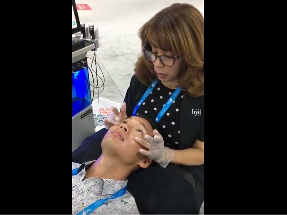 Book4Time's tweet photo. #FlashbackFriday to when B4T's Solutions Engineer received a #Hydrafacial at #ISPA2017 and recorded the process! https://t.co/sNL3Ahm2jW https://t.co/5l5AfL8bjs