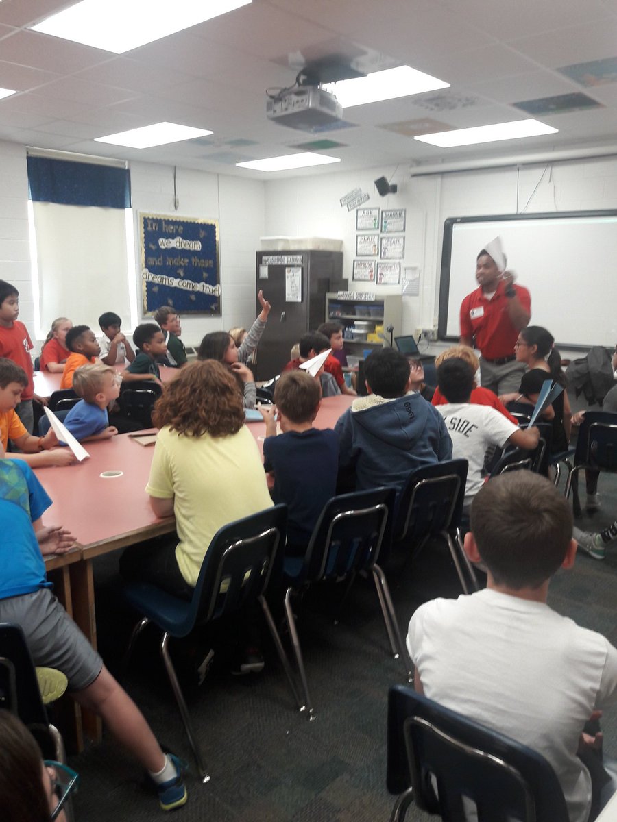 DeniseFockler's tweet photo. NLES 5th grade learning about thrust and lift https://t.co/KjL1Axz5rI