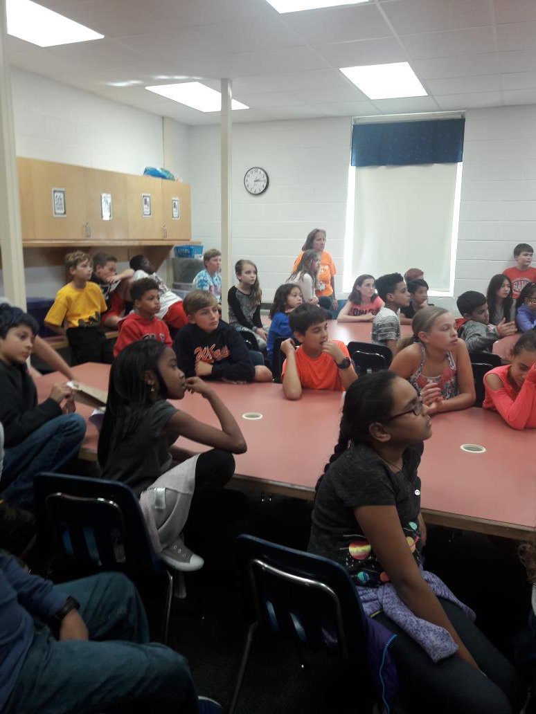 DeniseFockler's tweet photo. NLES 5th grade learning about thrust and lift https://t.co/KjL1Axz5rI