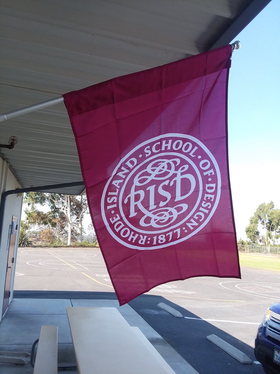ArtwithGrue's tweet photo. Building future artists, one flag and t-shirt at a time! #cvesdvapa #risd #halecrest https://t.co/fc2T41wjNl