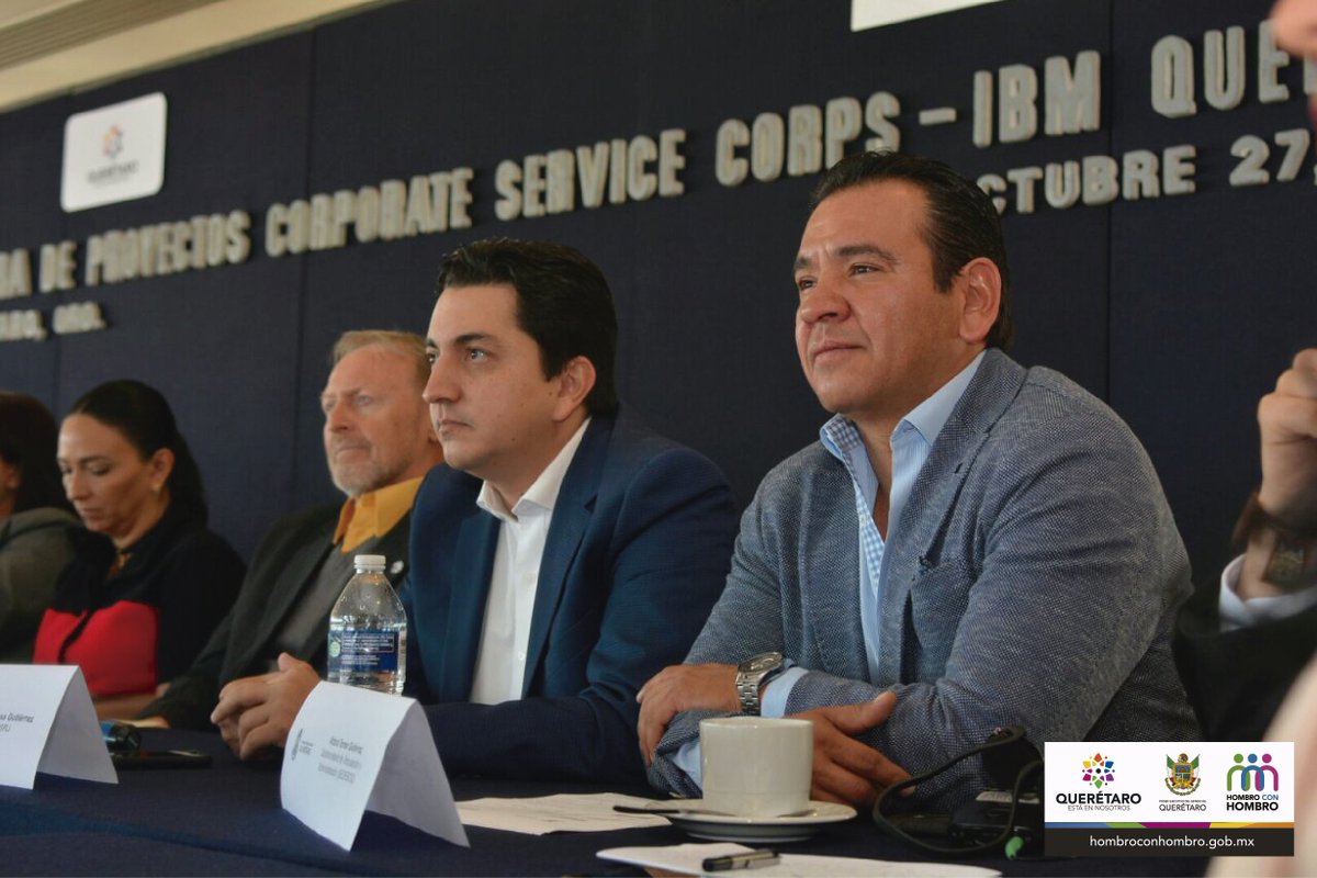agusdorantes's tweet photo. En la clausura de proyectos Corporate Service Corps - IBM Querétaro. #HombroConHombro #QroEstáEnNosotros https://t.co/iLB0K9dKJt
