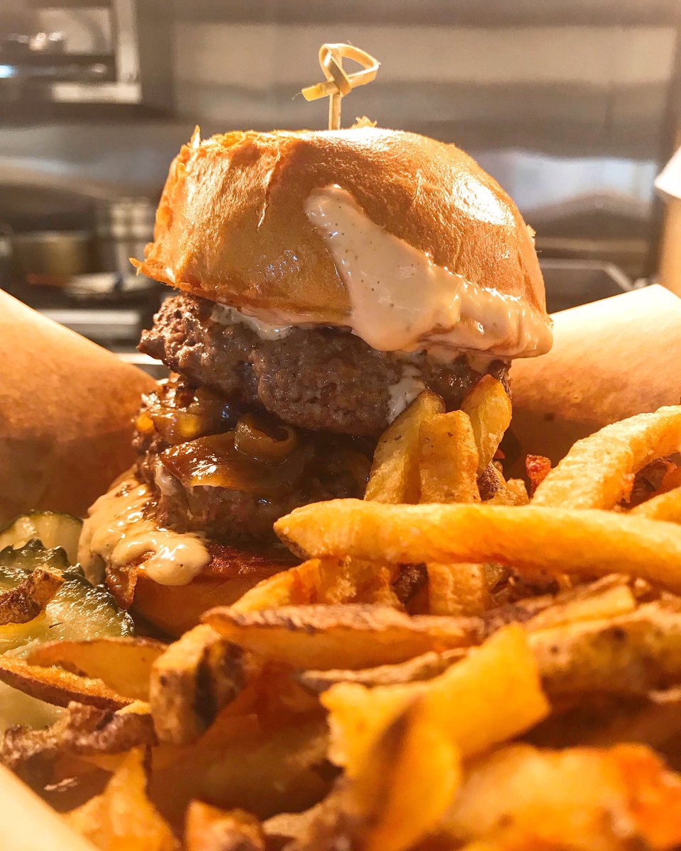 Battle Royal death stare #EatMe 🍺🍔