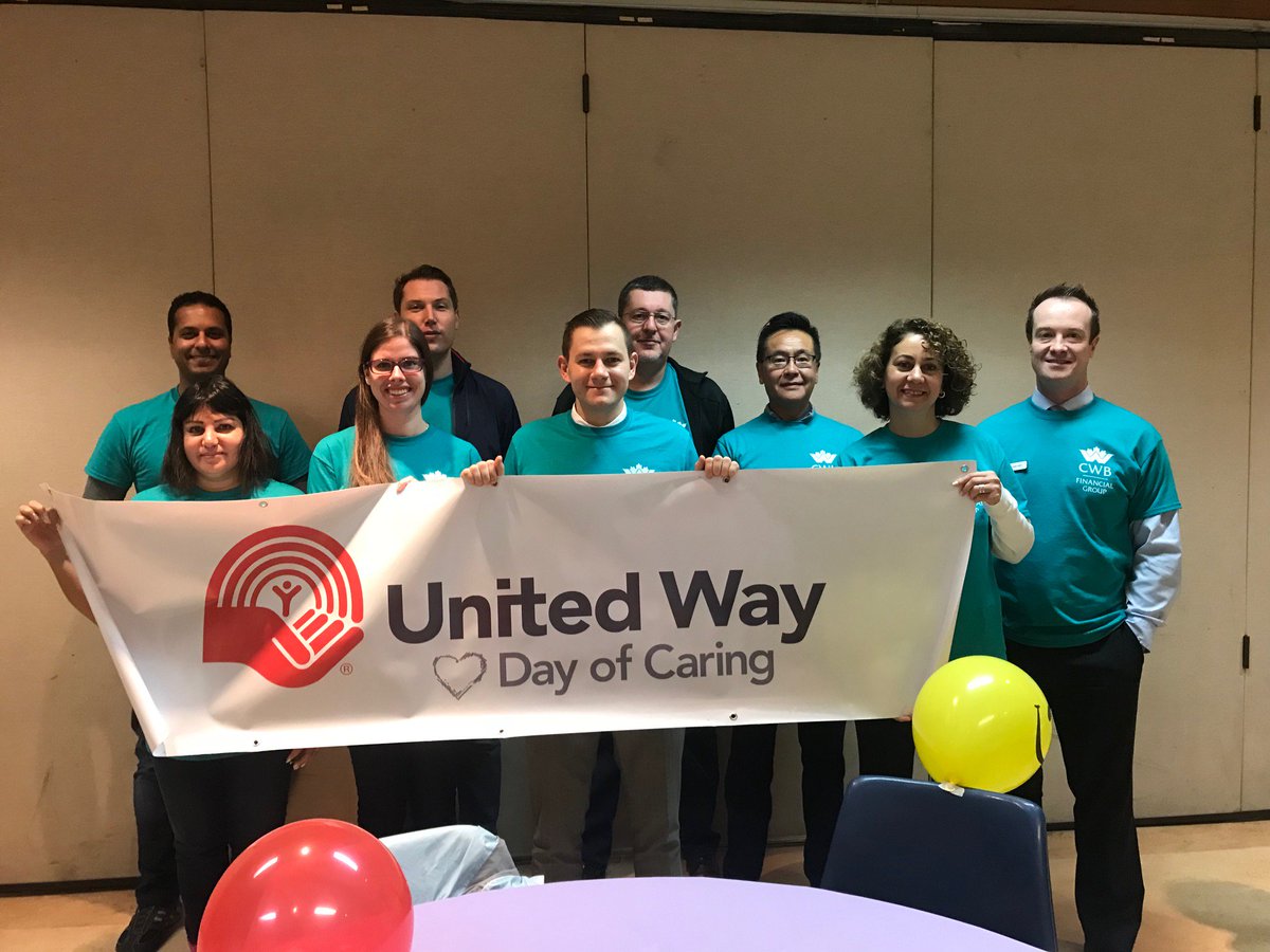 msjennaross's tweet photo. Last week CWB staff volunteered at the Mount Pleasant Neighbourhood House for an intergenerational art activity! @CWBcommunity #weekofcaring https://t.co/Tnh3V8cX8f
