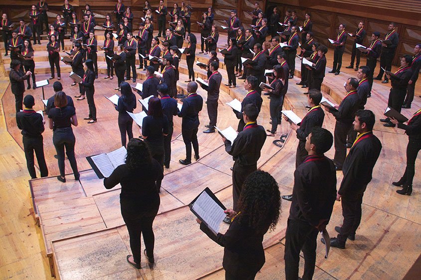 El Programa Académico Coral ha alcanzado la cifra de 167530 beneficiarios cantando a nivel nacional #Somos900MilRevoluciónMusical