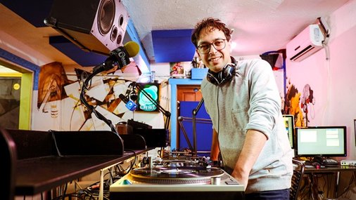 Listen to the new tape from <a href="/dublab/">dublab</a> director Alejandro Cohen, AKA Café Ale residentadvisor.net/feed/102792