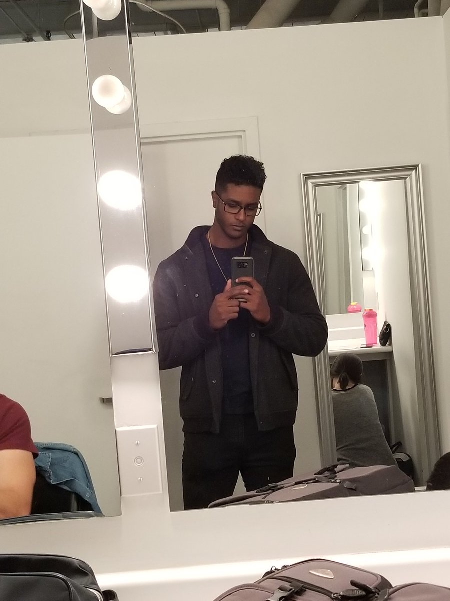 TewnMacLean's tweet photo. First shoot done, just got another casting I have to reach. Stream gonna be late/5pm, #Toronto traffic is picking up now #rip #ineedwings https://t.co/8QzSCVLxJ1