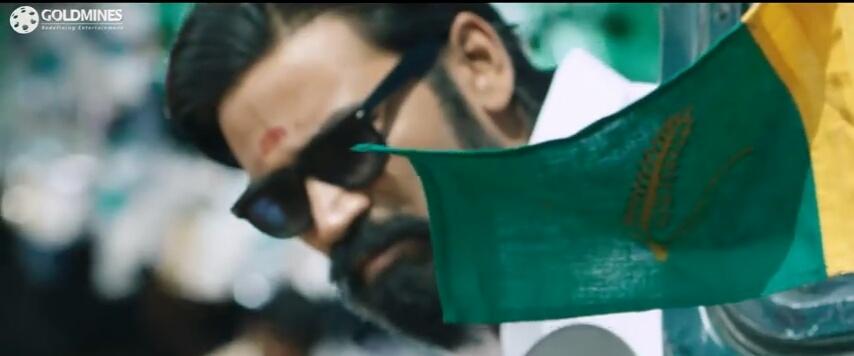 kutty_muki's tweet photo. #28Oct2016 #RettaiDiwali
#KodiMassEntry
Congrats #koditeam @dhanushkraja @trishtrashers @anupamahere @durairsk
#1YearOfBBkodi https://t.co/yMKlHSfF9Q