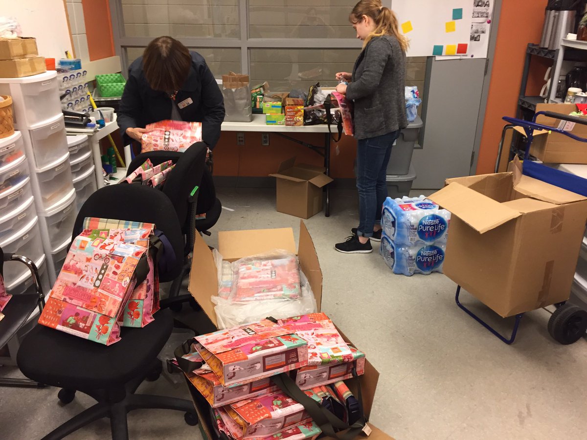 Registration packs getting prepped for #BLSummit #womenleading @WAMTheatre here we go!!