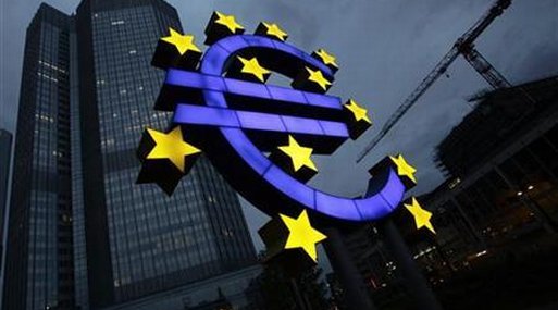 Gestionpe's tweet photo. Euro bajó a US$ 1.1587 por noticias del BCE y España https://t.co/DYusMbE0nq https://t.co/FH3kKnvZp0