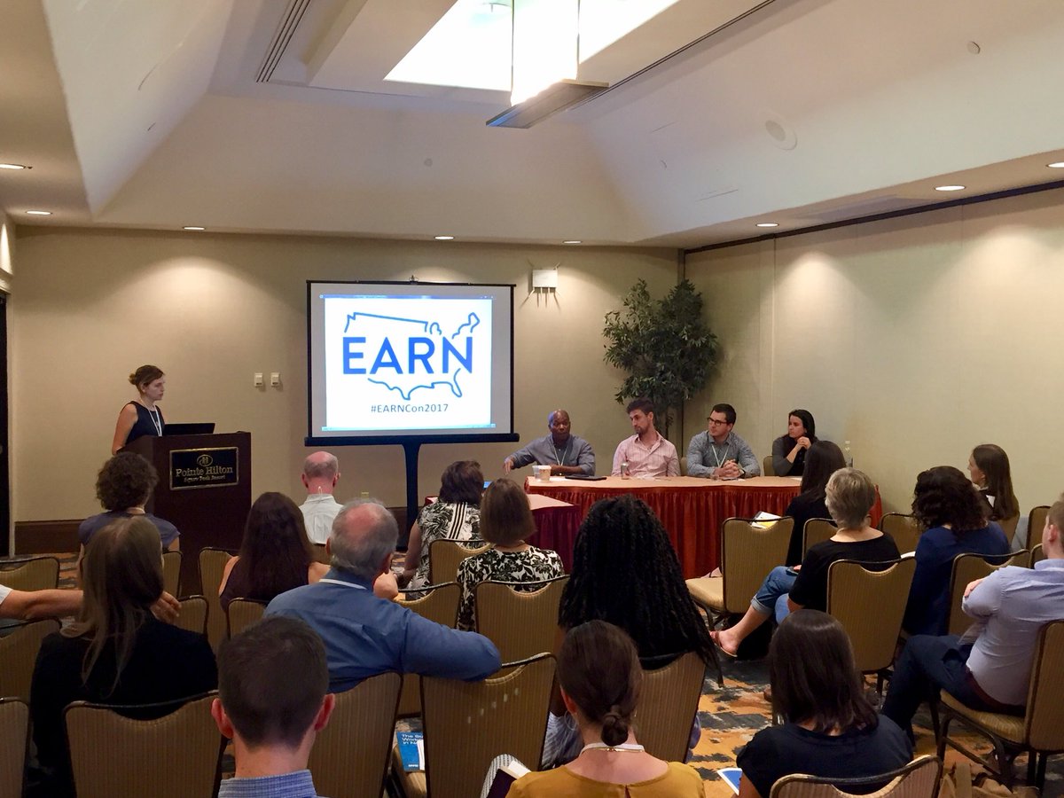 EARNetwork's tweet photo. @AlanBdc joins other @EARNetwork comms experts laying out how to turn research into sound bytes at #EARNCon2017 https://t.co/DSs0tN0qRj