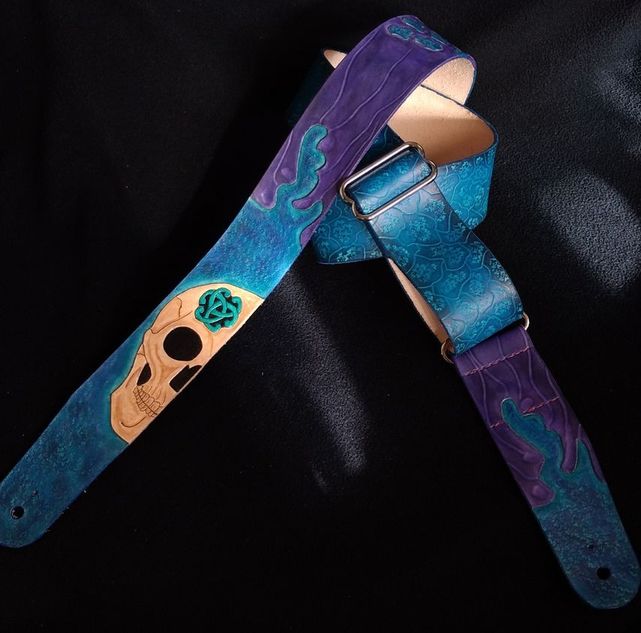 echoppedesophie's tweet photo. leather skull guitar strap. #lechoppedesophie.com #madeinfrance #handmade https://t.co/YeV7EaPDpJ