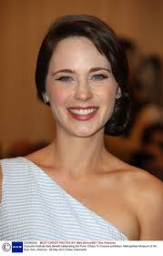 jesseberdinka's tweet photo. The #AlexanderSkarsgard equivalent for us straight guys is this pic of @zooeydeschannel without bangs. https://t.co/RF8ck72sB3