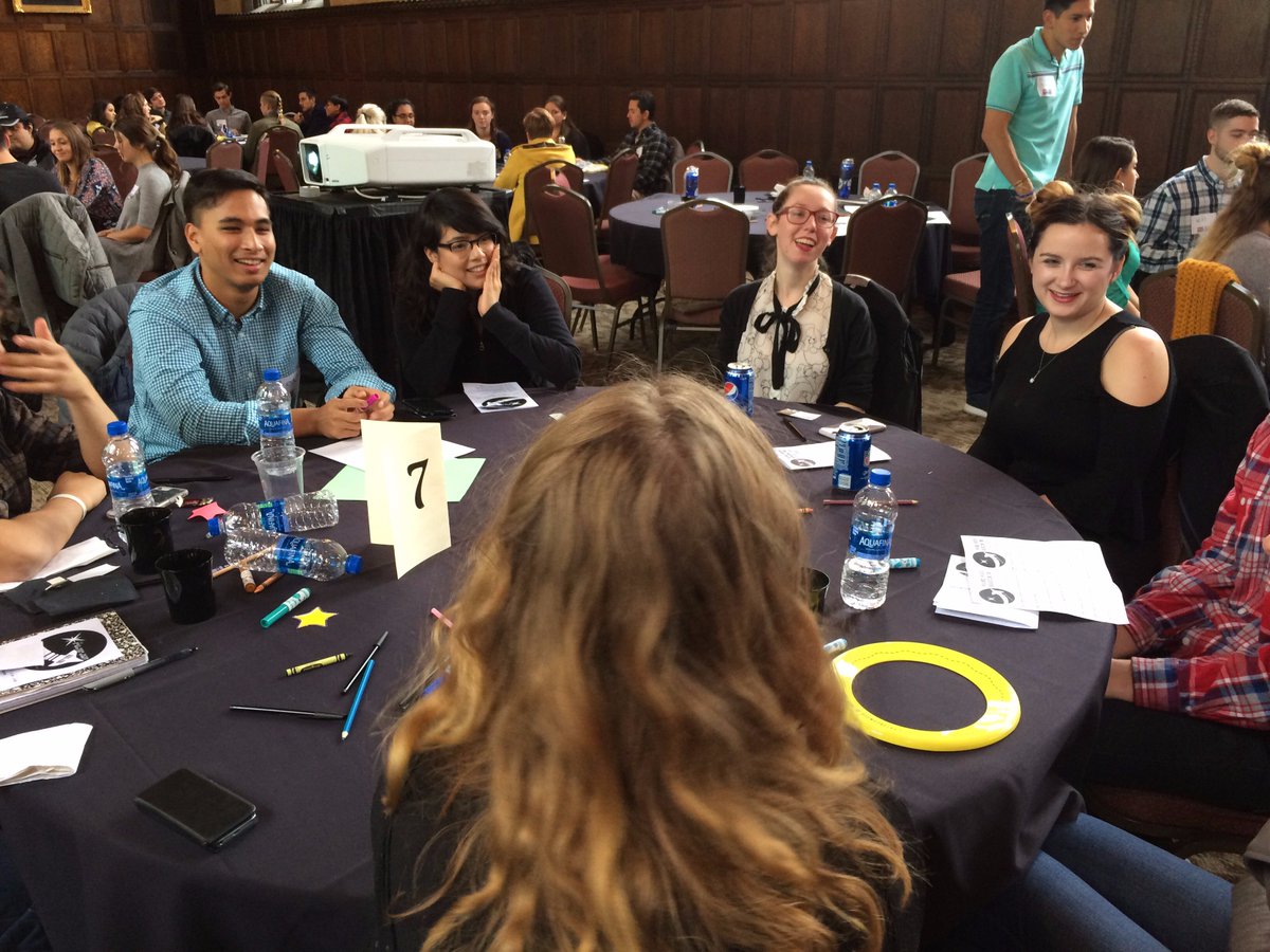 depaulwrtngcntr's tweet photo. UCWbLers lead a discussion in how we can make new concepts fun to learn! All of us could use some "Space for Fun!"
#TutorStars https://t.co/tegExSyvZc