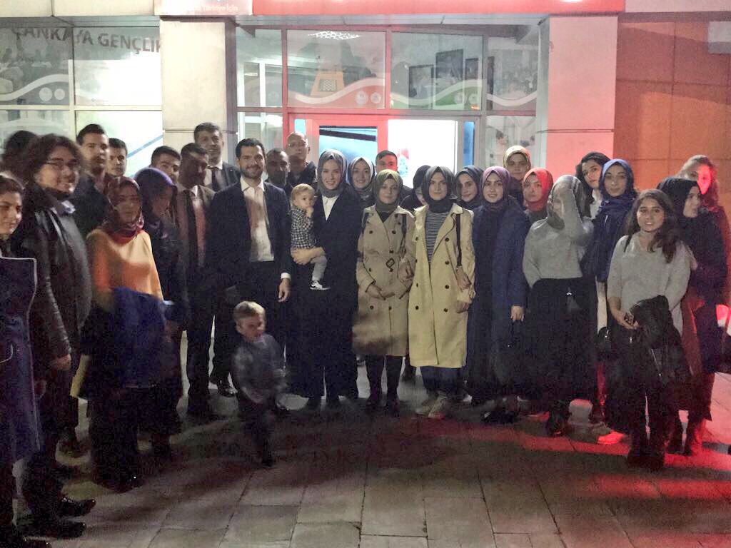 GSBgenclik's tweet photo. Gençlerimizin daveti üzerine #ÇayaGeliyoruz diyen Sn. Bakan Yardımcımız @A_Boynukalin Çankaya Gençlik Merkezimizde gençlerimizle buluştu. https://t.co/VY88nAe5nE