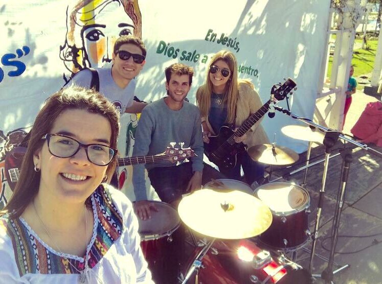ICM_uy's tweet photo. 🎂🎉 ¡Felices 6 años @ECOSuy! ¡Gracias por anunciar la Buena Noticia a través de sus canciones!  🎼🎵 ¡Por muchos años más! @viccmarquez 👏👏 https://t.co/RBZ6RbdIJv