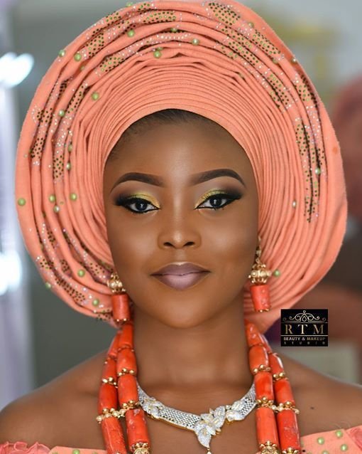 OwanbePARRIES's tweet photo. The beautiful Lamide
Mua: rtmbeautyandmakeupstudio
aso oke @violabridalsandasooke
accessories @rochem_iyaileke.
#OwanbeVendor #owanbeNAT… https://t.co/uf49Wosjxh