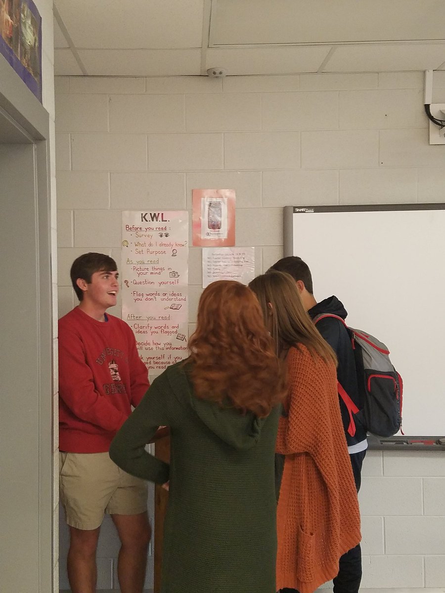 mrsrajones1's tweet photo. Love to see previous students sharing their knowledge about college success with the next generation! #mhsgrad #uga https://t.co/zN5ew4p4zz