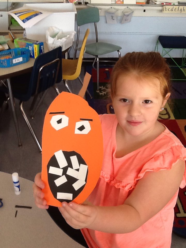 MrsNashGrade1's tweet photo. Our Jack-O-Faces turned out great! Our pumpkins showed so many different feelings https://t.co/qU0nLpYlvR