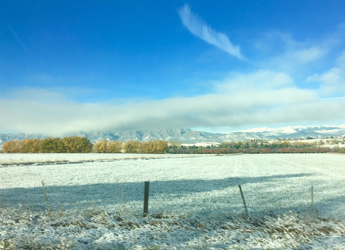 Colorado_Decks's tweet photo. This morning was a beautiful reminder of winter's impending arrival...are your outdoor spaces up to the challenge? #megadecks #colorado https://t.co/ckawlOCKJK