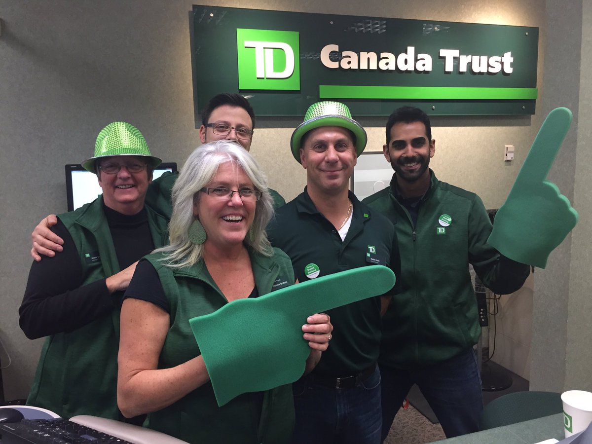JustinManuel_TD's tweet photo. In Kanata? Have a 📱? Let @robin_hash &amp; team show you how to bank Digitally!  #Digital30in30 25/30 @AndrewP_TD @TaraLynnH_TD @JennAuld https://t.co/LHb9sMyjUF