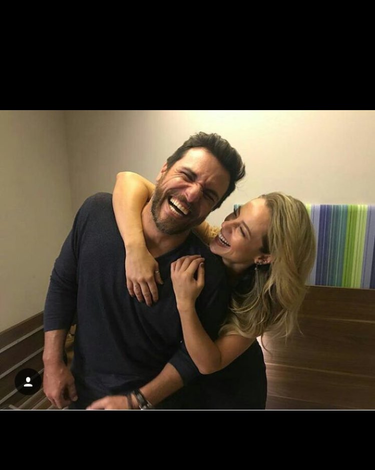 jeicaateofim's tweet photo. @paolla hoje relembrando os amigos  de novela! Vejo como eles se deram bem dentro e fora de cena 😍😍😍Eternamente Jeica! https://t.co/NCIGhoDwkc
