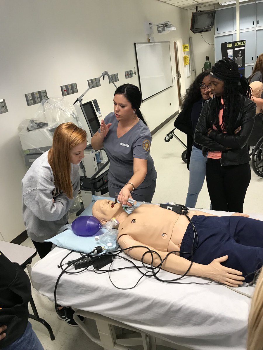 fchshosa2014's tweet photo. Respiratory Care Week Field Trip https://t.co/zkgbhddoLY