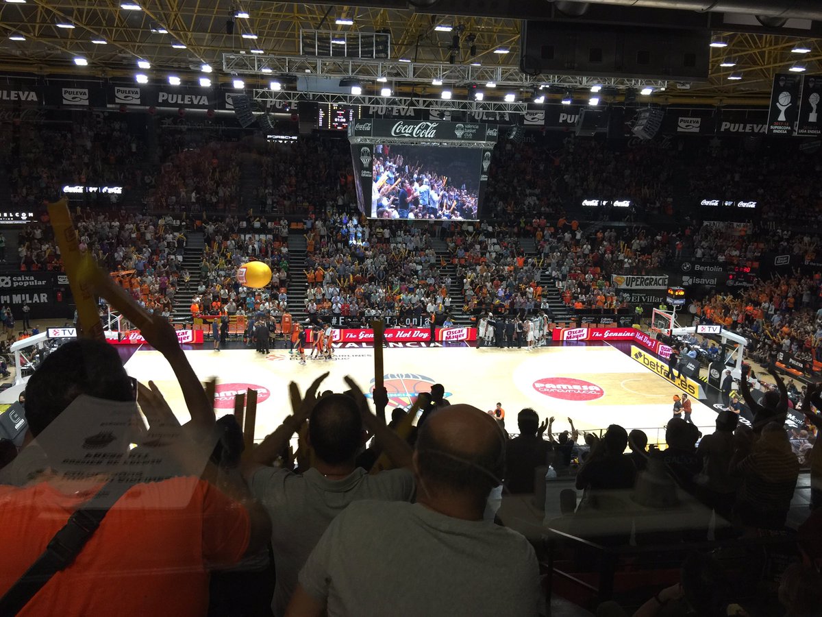 natxoandreu's tweet photo. ¿Qué pasa si tienes calidad, gran actitud y esfuerzo en defensa?
Pues que en ataque funcionas y le metes un 31-11 a Unicaja
#VBCUNI https://t.co/Wv2EL9yGtw