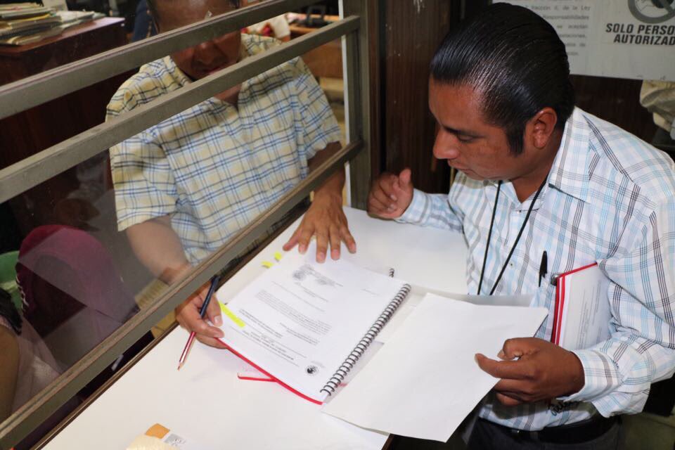 ExpresaOaxaca's tweet photo. . @Oaxaca_ASE reconoce q Autoridades Municipales cumplen con la entrega del 3er Informe d Avance d Gestión Financiera y Estados Financieros https://t.co/LiCcKP41j1