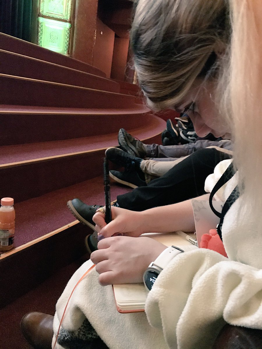 aganaplocha's tweet photo. @tamacodechi sketch notes from #jsconfbp17 - work in progress ๐๐๐ป https://t.co/lfEaPx5YI8