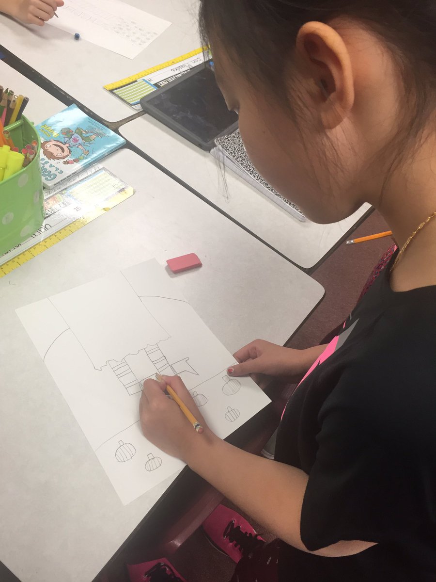 LittleProwlers's tweet photo. Friday afternoon Halloween art! #witches #thirdgrade #trfprowlers https://t.co/hDCtQU4zGl