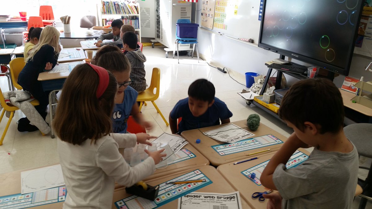 suzcogs's tweet photo. Candy Towers and Spider Web Bridges! STEM engineering! #Mashpee #cogskids #team166 https://t.co/DlawIFhIzJ