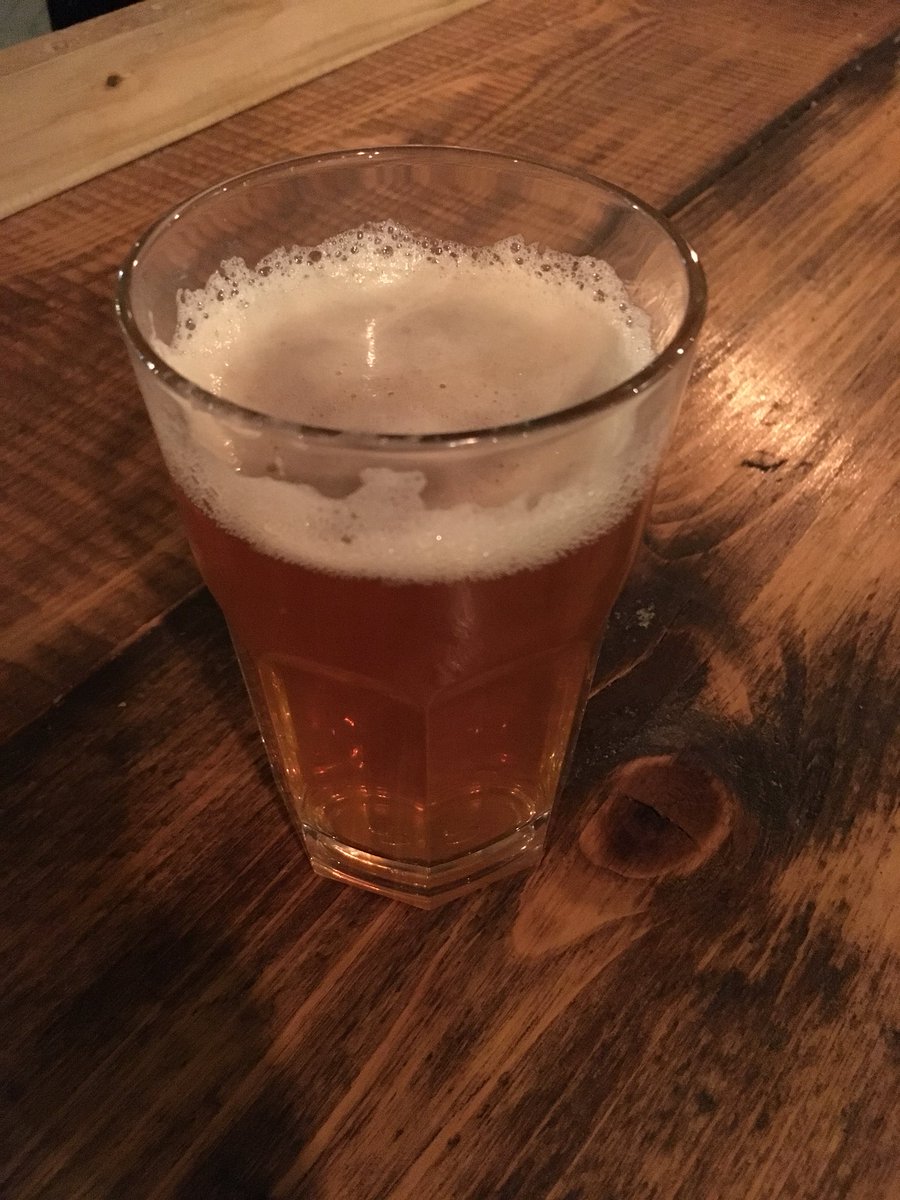 peterhalpin's tweet photo. @LubensPizza Folkestone got #customerservice right! Pizza order delayed by just 8 mins but I get a 1/2 of their special IPA free. #welldone https://t.co/VXUARuB1lr