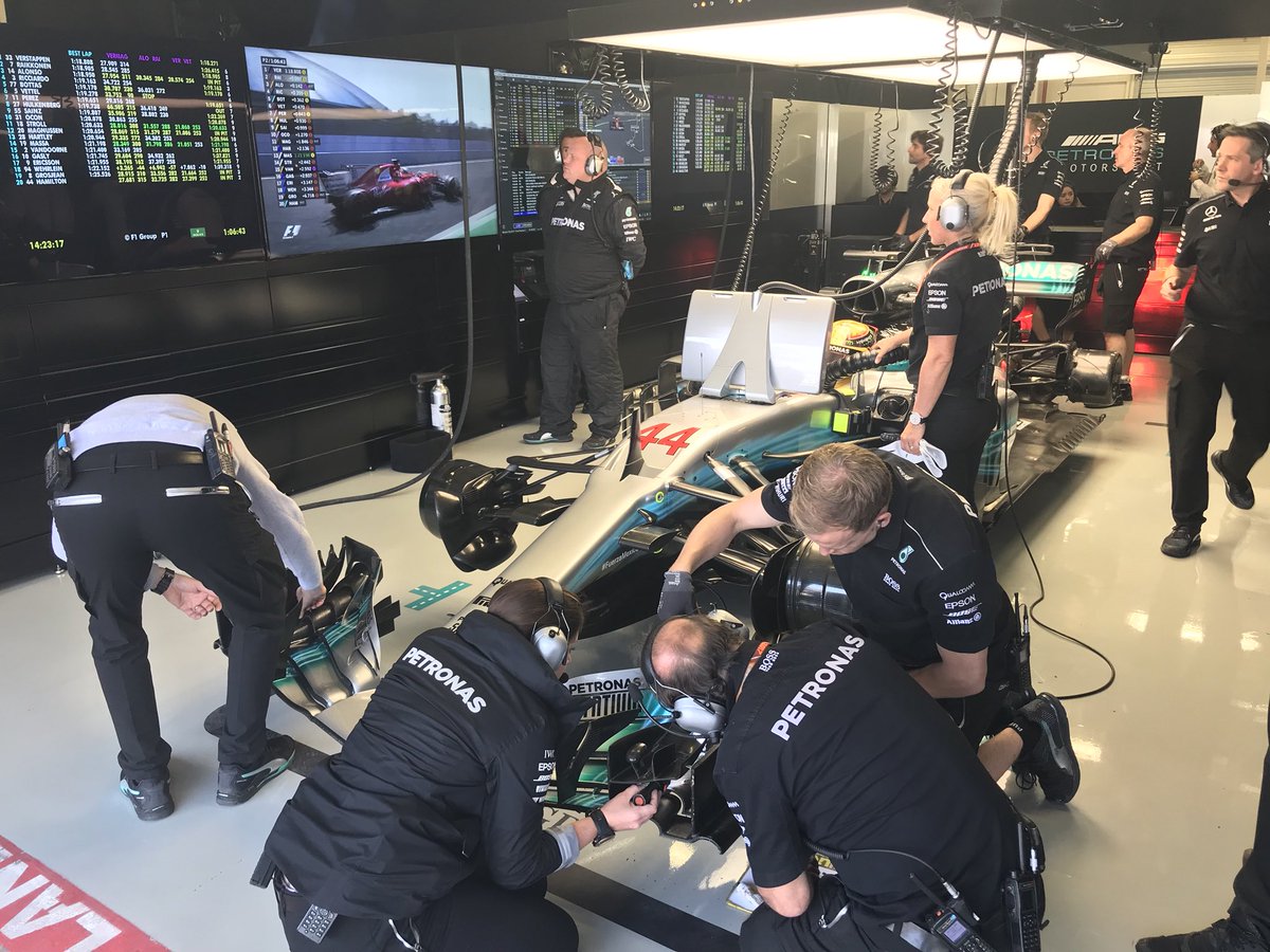 MercedesAMGF1's tweet photo. Team are just checking out 4️⃣4️⃣ to make sure everything is 👌...

#MexicoGP 🇲🇽 #FP2 https://t.co/RXI5CBoi0S